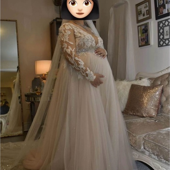 Wedding dress - Picture 5 of 6